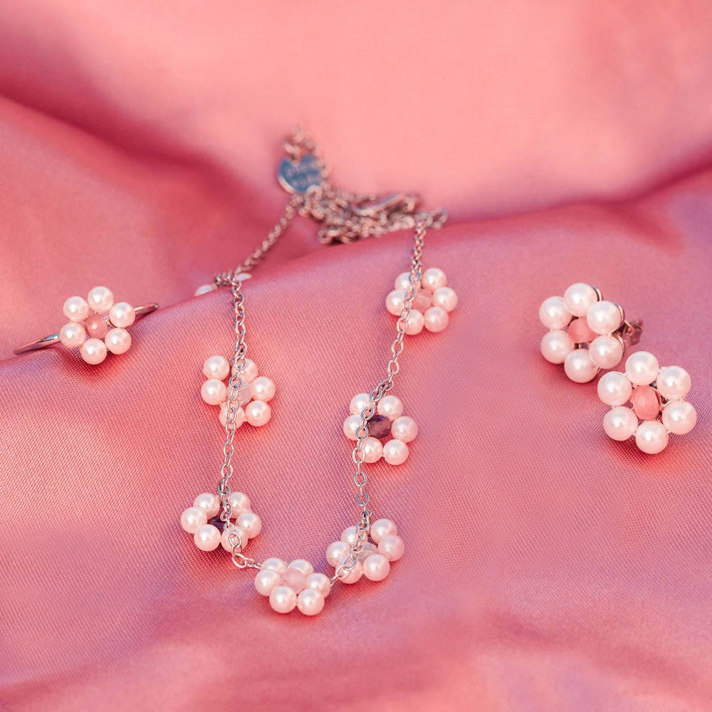 Bitty Pearl Flower Choker 4