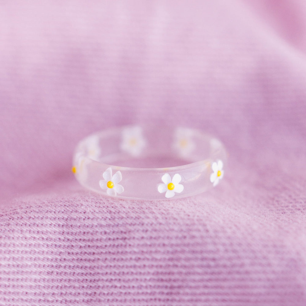 Daisy Resin Ring 4