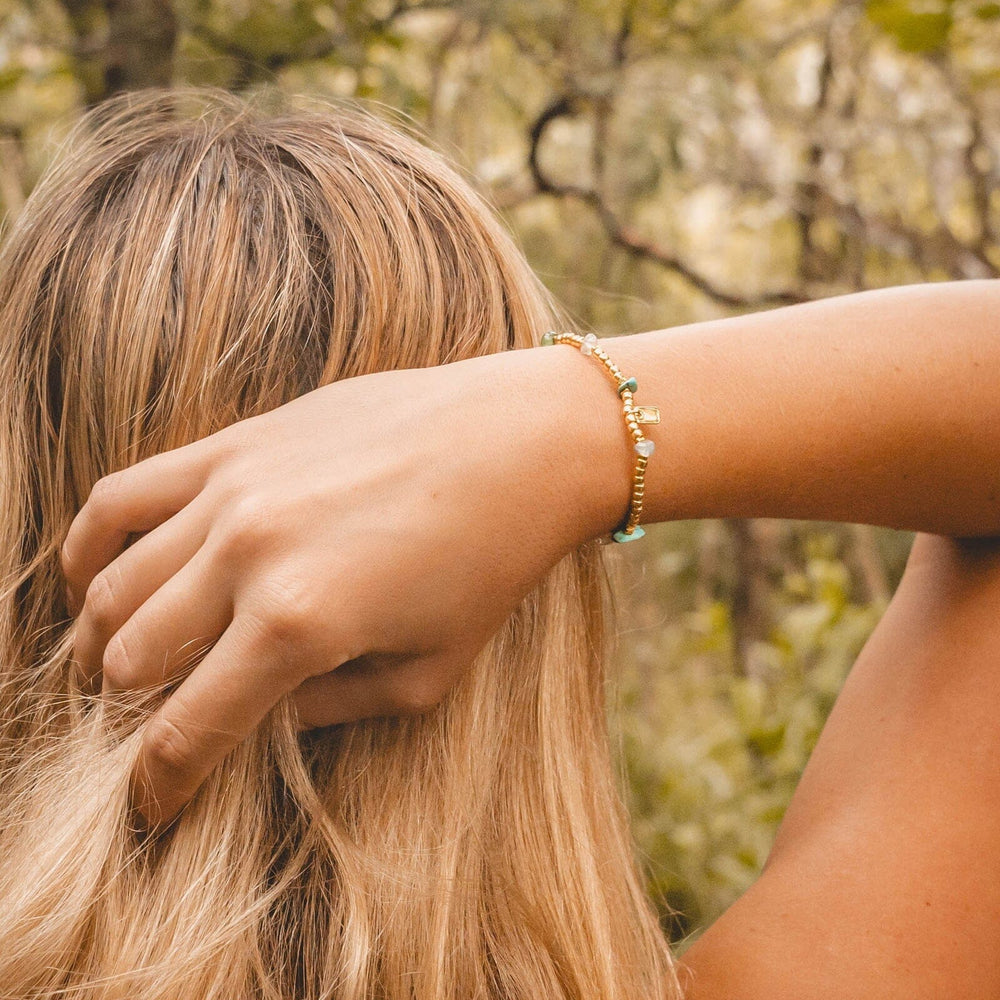 Gold Bead and Stone Chip Stretch Bracelet 3