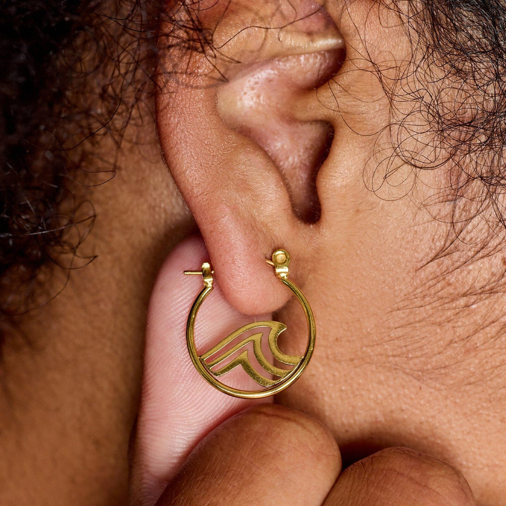 Gold Wave Hoop Earrings 2