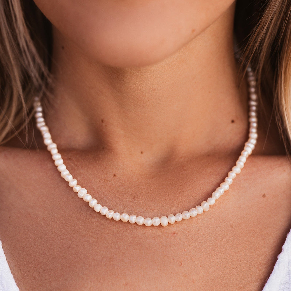 Bitty Freshwater Pearl Choker 5