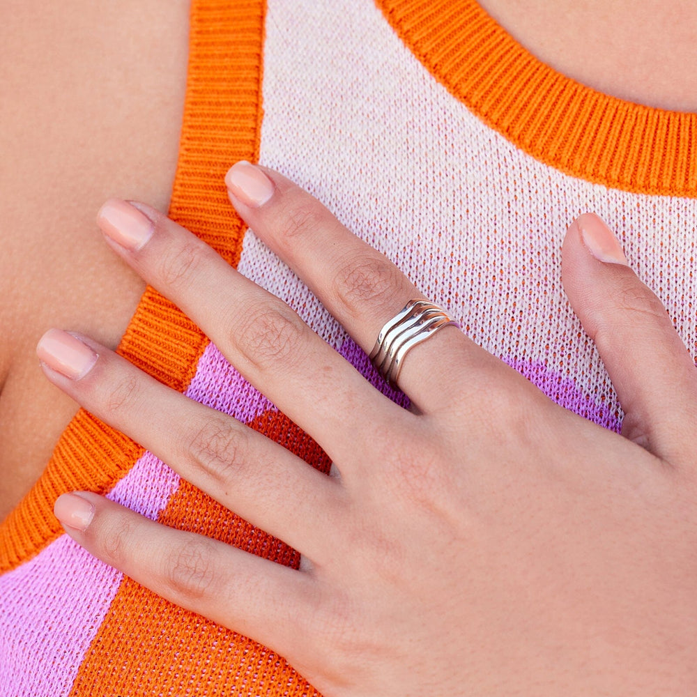 Wavy Ring 11