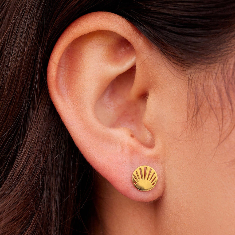 Cutout Sunburst Stud Earrings 3